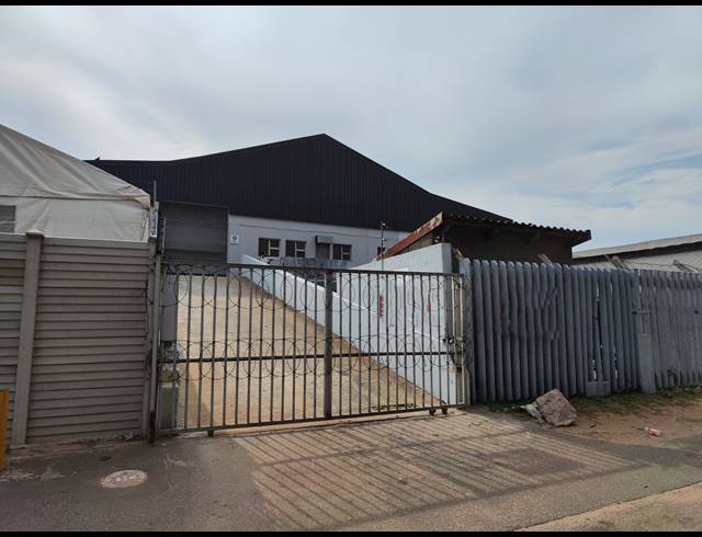 900M² WAREHOUSE TO LET IN JACOBS